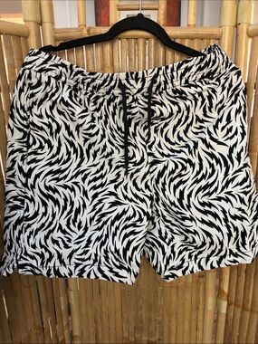 Forever 21 Black & White Swirl Drawstring Men's Hybrid Shorts